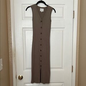 Pink Rose Sleeveless Taupe Button-Front Midi Dress